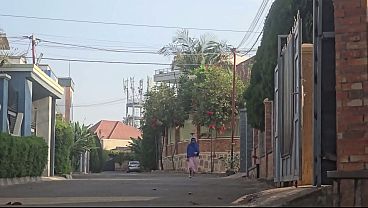 Mampus, Emak Arab Bejat Colmek Basah Di Pinggir Jalan Depan Rumah