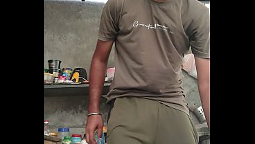 Bocah India Sendirian Mainin Kontol Kecilnya Sambil Muter-muter
